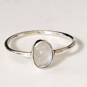 925 Sterling Silver Regnbågs Månstensring Stapelbar Ädelsten 567 8 9 10 11 12, Regnbågs Månstens Silver Fin Stapelring, Minimalistisk