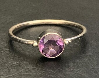 925 Sterling Silver Amethyst Ring Faceted Gemstone Thin Stack Size 6 8 9, Round Amethyst Ring, Solitaire Amethyst Ring, Purple Gem Ring