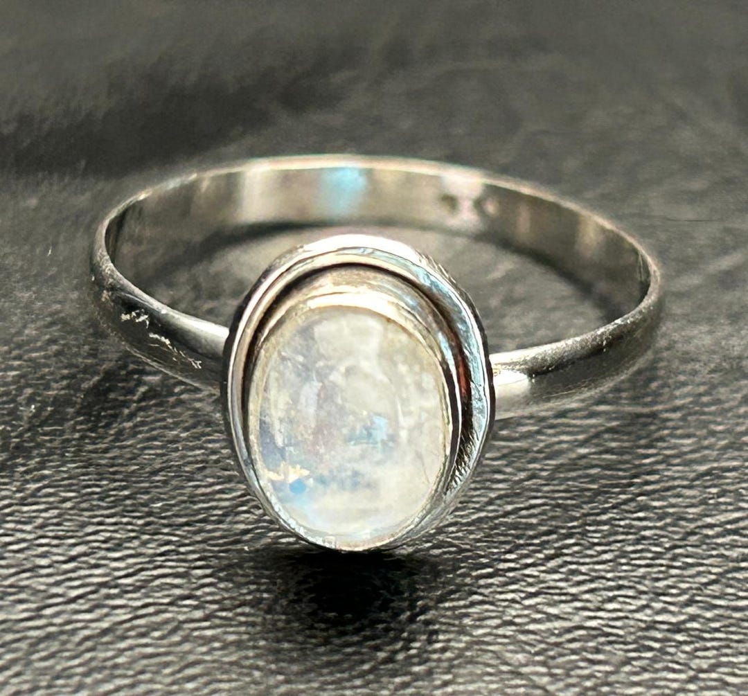 •RAINBOW MOONSTONE - MEDIUM OVAL - 2• scalloped bezel silver ring (size 7)
