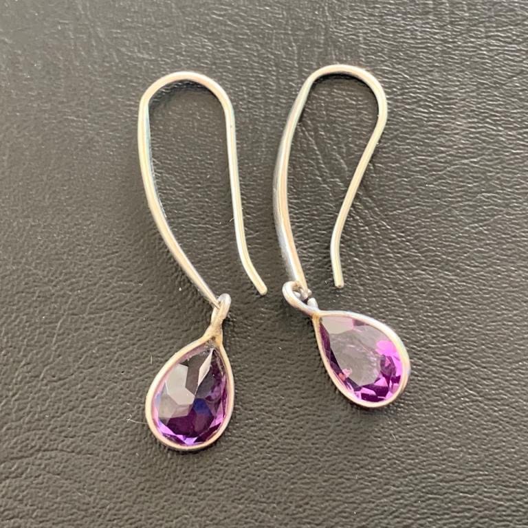 Orecchini a goccia di ametista su ganci in argento sterling - Italia Orecchini a goccia di ametista su ganci in argento sterling - Italia