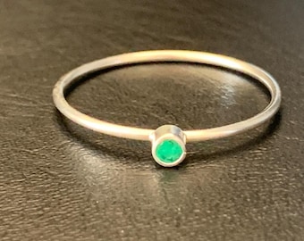 925 Sterling Silver Emerald Ring Stack Stackable Gemstone 5 6 8 9 10, Mini Solitaire Green Emerald Fine Stack Ring, Tiny Minimalist Gem Ring