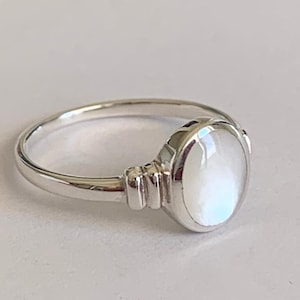 925 Sterling Silver Mother of Pearl Ring Stack Stackable Gemstone Size 5 6 7 8 9, White MOP Silver Stack Ring, Minimalist, Oval Mother Pearl