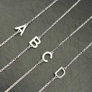 Pulsera de plata de ley 925 con inicial y monograma, abalorio personalizado, cadena con letras del alfabeto A-Z, regalo para dama de honor, amiga, regalo para madre, 925