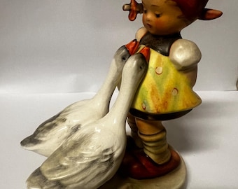 Niña ganso n.º 47, figura de porcelana de Goebel Hummel - TMK5 - Versión temprana