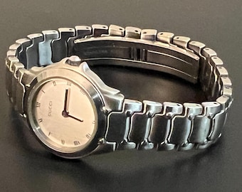 Rare Vintage Authentic Women's Gucci 1600 Series Watch – Iconic Swiss Craftsmanship