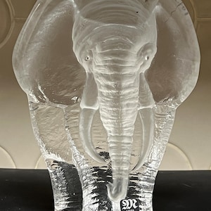 Mats Jonasson Full Lead Crystal Elephant Figure Paper Weight Signed Sticker Sweden