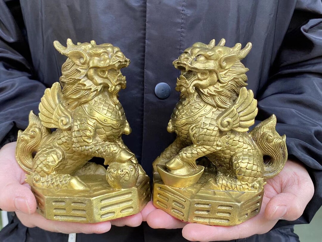 Feng Shui Dakini Wealth Pi Yao/Pi Xiu/Brave Troops/Kylin Red tibetano Hanging Round Keychain W4335