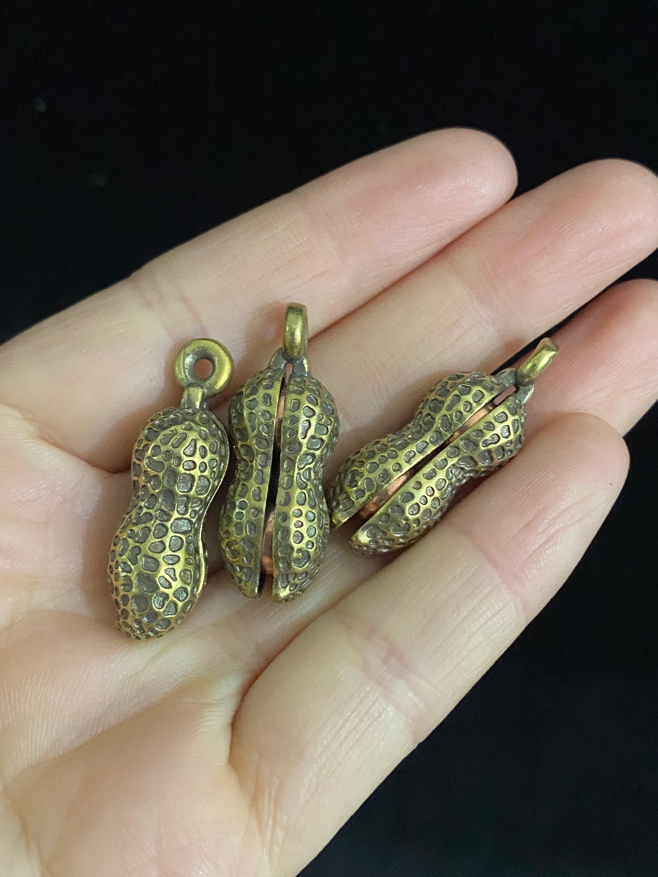 Brass Peanut Pendant Vintage Peanut Keychain Pendants Key Rings Keychain Accessories Jewelry Gift for Man Woman