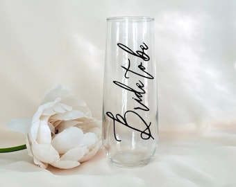 Flûte da champagne per la futura sposa