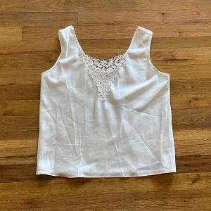 80s/90s Silky White Tank Top Size Medium