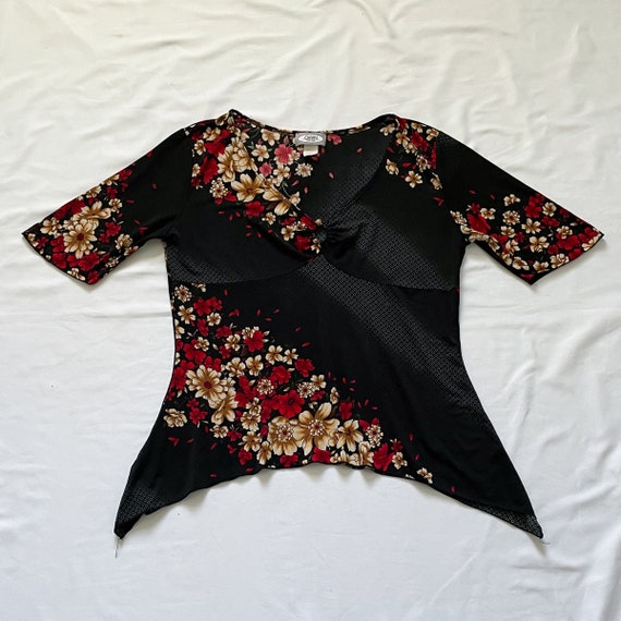 90s Plus Size Grunge Black, Red and Tan Floral Top