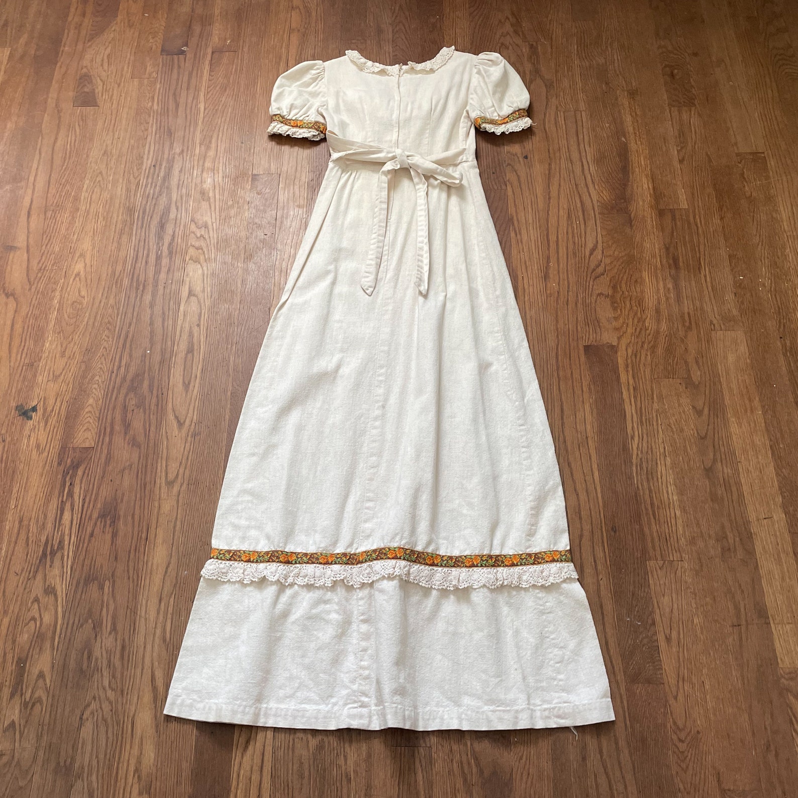 VINTAGE 60s 70s CREAM RED EMBROIDERED LACE STRIPED BOHO FOLK MAXI DRESS 10
