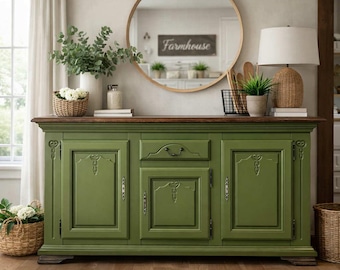Aparador restaurado de estilo francés / Armario de almacenamiento esmaltado en verde pintado a mano
