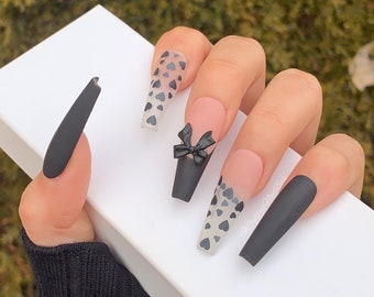 Black Valentine's Day press on nails ~ Valentine's Day nails ~ Vday nails ~ Vday press on nails ~ Heart press on nails ~ Heart nails ~ Nails