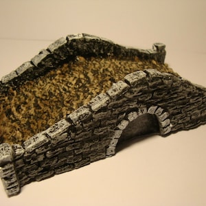 J1 Resin Hump Stone Bridge  15mm to 20mm/ For wargames, terrain, scenery.