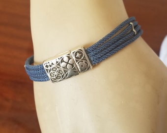 JO bracelet in minimalist unisex blue cord, handmade in France