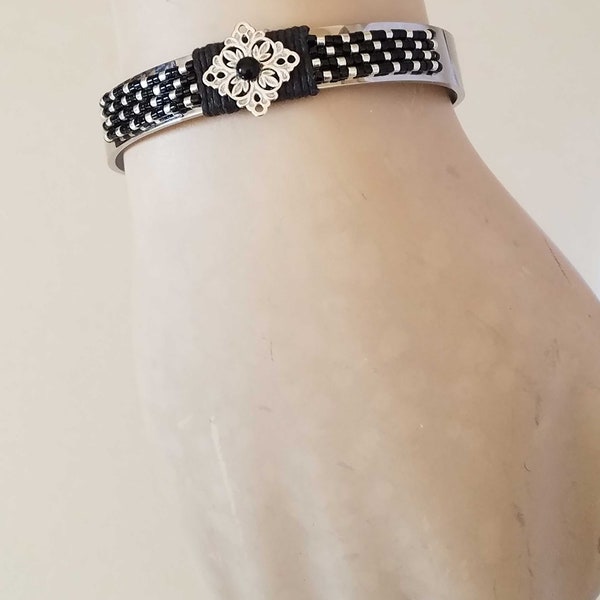 BRACELET rigide et tissage CAVIAR