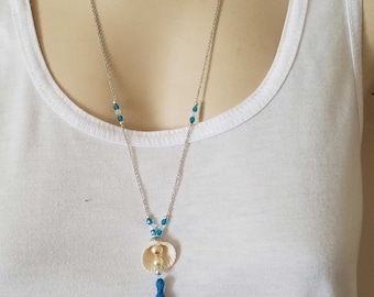Oceane shell necklace, boho chic ocean jewelry, trendy summer beach necklace, gift for women with natural pearls