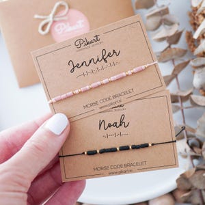 Benutzerdefinierte Name Armband, versteckte Nachricht Morse-Code Armband, zierliche handgemachte Perlen Armband, neue Mutter Geschenk, minimalistischer personalisierter Schmuck