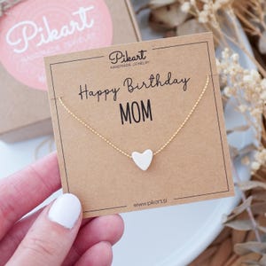 Regalo de cumpleaños personalizado para mamá, delicado collar de corazón, regalo de agradecimiento para mamá de parte de su hija o hijo, idea de regalo significativa para el Día de la Madre.