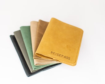 Leather passport cover | Personalizable | Gift for upcoming trip