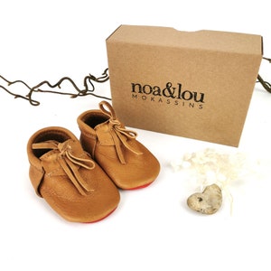 Leather crawling shoes with name - personalized baby leather slippers, first walker shoes, kindergarten shoes with your child&#39;s name