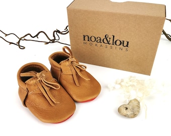 Sapatos rastejantes de couro com nome - sapatos de couro para bebê personalizados, sapatos de primeiro passo, sapatos de jardim de infância com o nome do seu filho