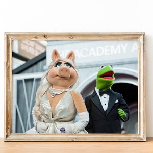 Miss Piggy i Kermit Plakat do druku, Prezent dla fana, Dekoracja ścienna, Obraz do druku, Pobierz wydruk