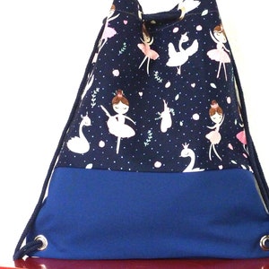 Kinder Turnbeutel  "Ballerina mit Schwan"   Namen - Schild  wasserdichtes Softshell und Innenfutter blau / weiß   28x32  B / H