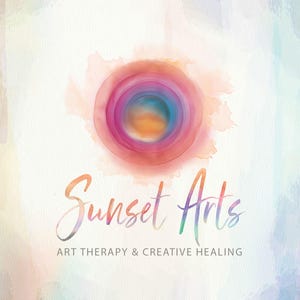 Logotipo de Sunset Art, colores del arcoíris, diseño redondo y semicircular, arteterapia, logotipo divertido, arte holístico, logotipo de sorbo y pintura, portal solar, prediseñado.