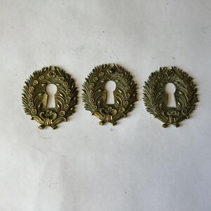 Vintage Petite Antique French Escutcheon Key Hole Keyhole Covers Bronze 3 pieces