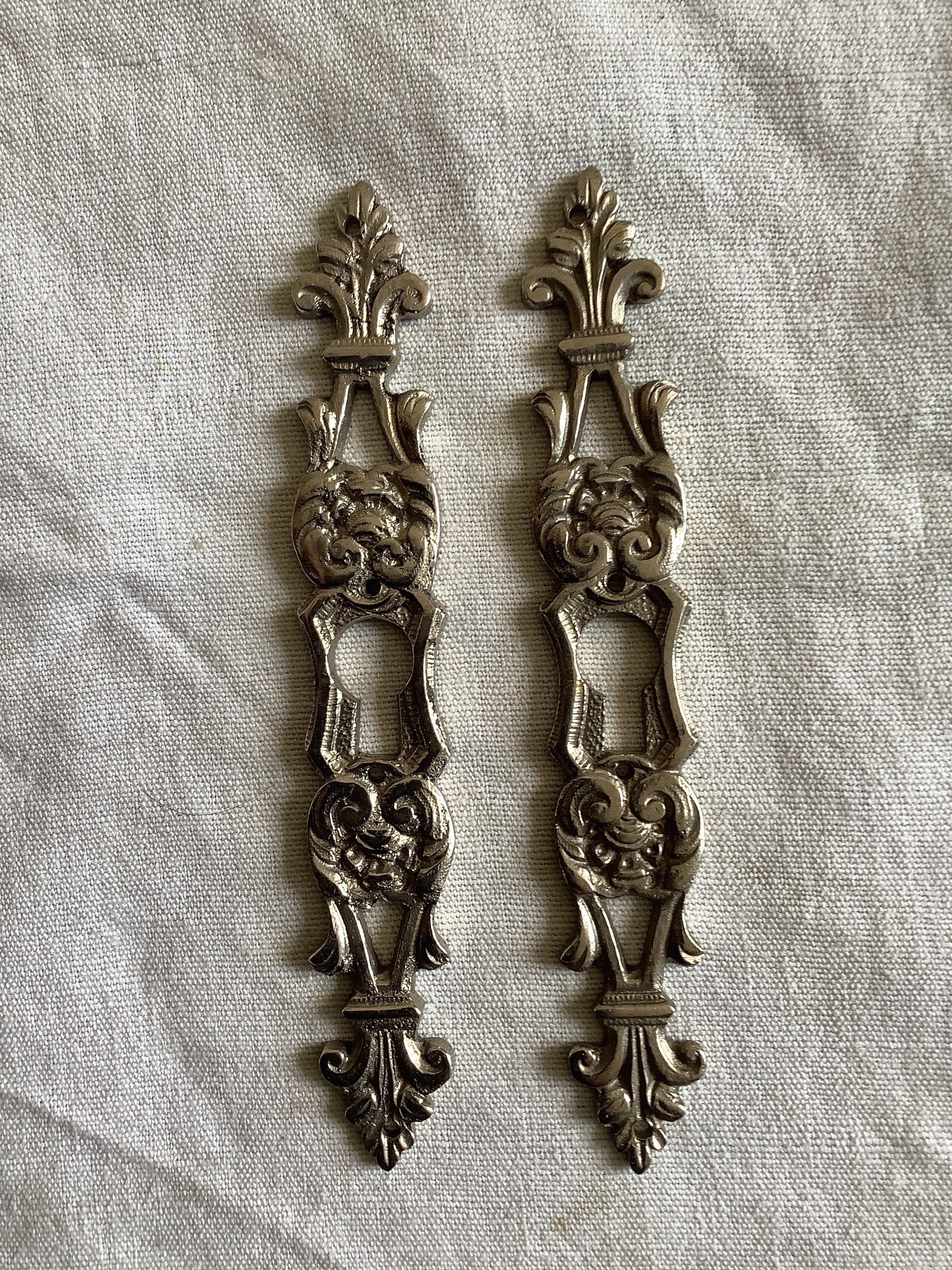 Collection de Deux Écussons Antiques en Trou Serrure Fabriqués France Dans Les Années 1940