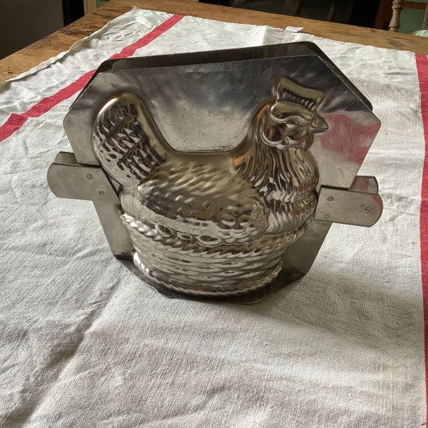 Grand moule à bonbons au chocolat en forme de poulet des années 1950 fabriqué dans un moule professionnel Matfer pour Pâques en France par Matfer 140 mm inoxydable