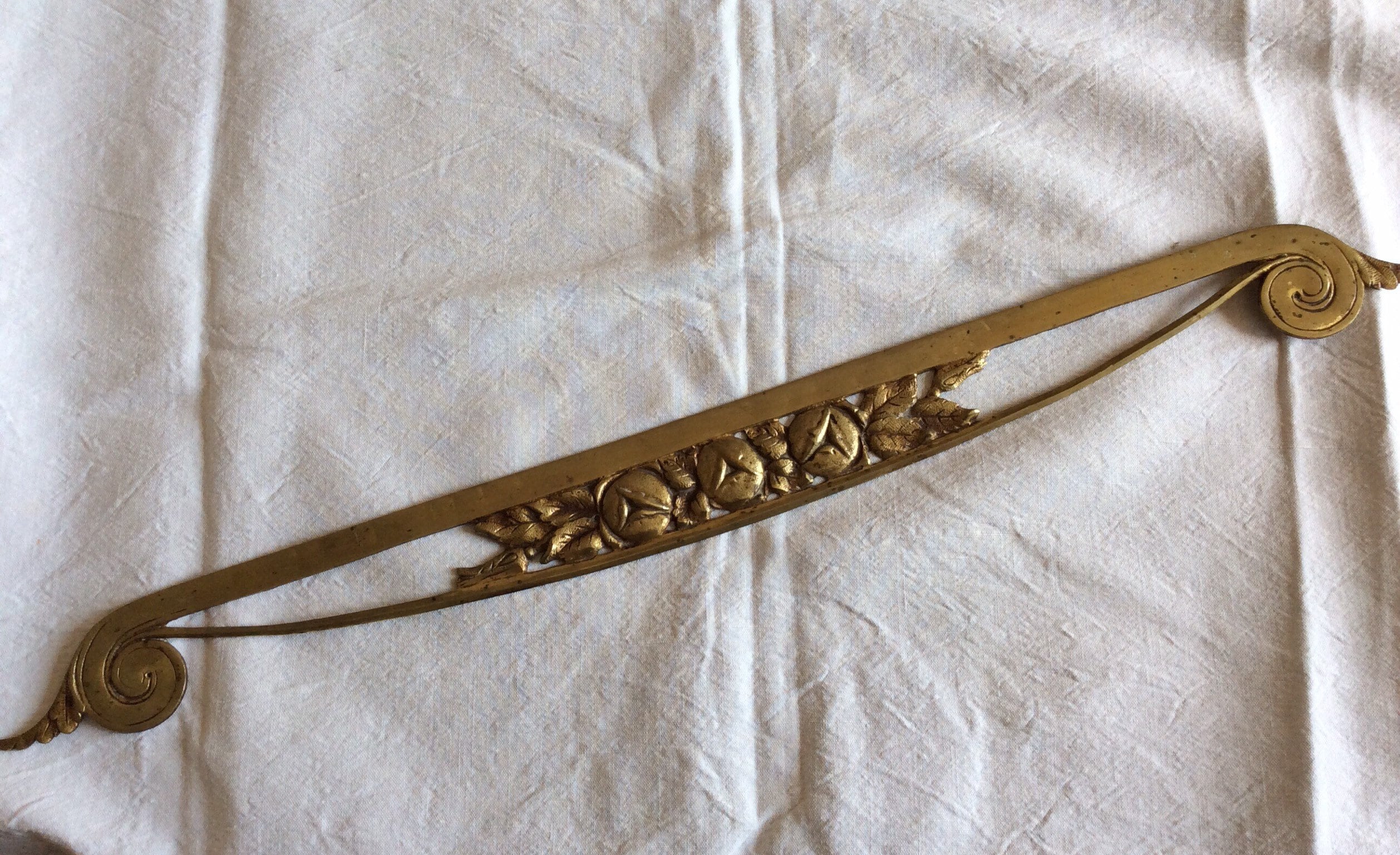 Antique Français Feuilles Classiques Flowerormolu Brass Matériel Décoratif Vintage Pour Meubles 1900