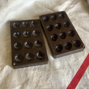Vintage 1940s Bakelite Chocolate Shell Mould - Made in France