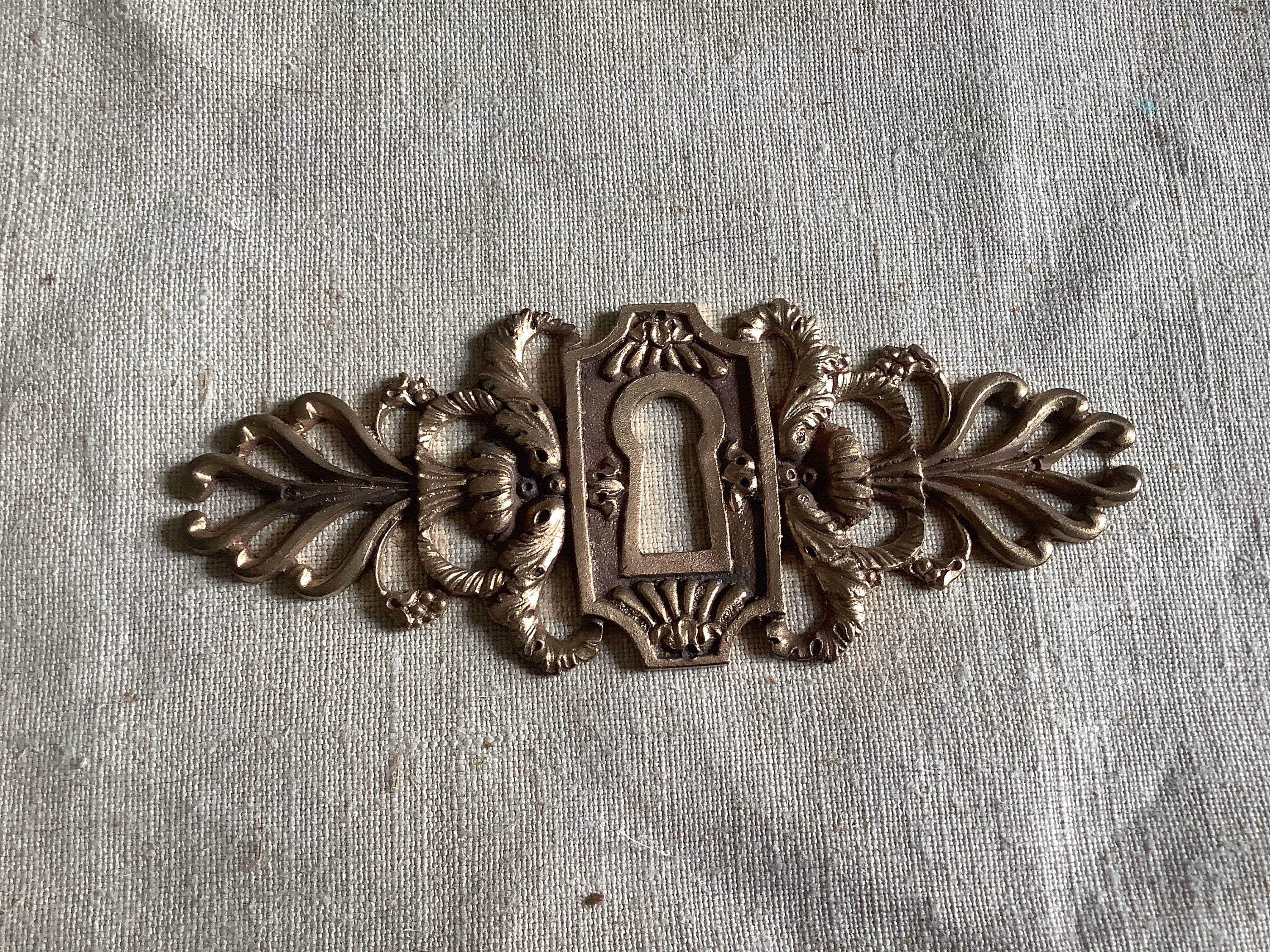 Un Écusson Antique de Couvercle Trou Serrure en Laiton Fabriqué France Dans Les Années 1940, Élégant