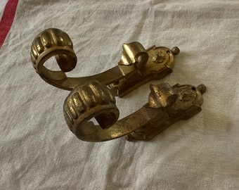 A pair of 1900s Petite Classical Vintage Brass Ormolu Curtain Tiebacks made in France