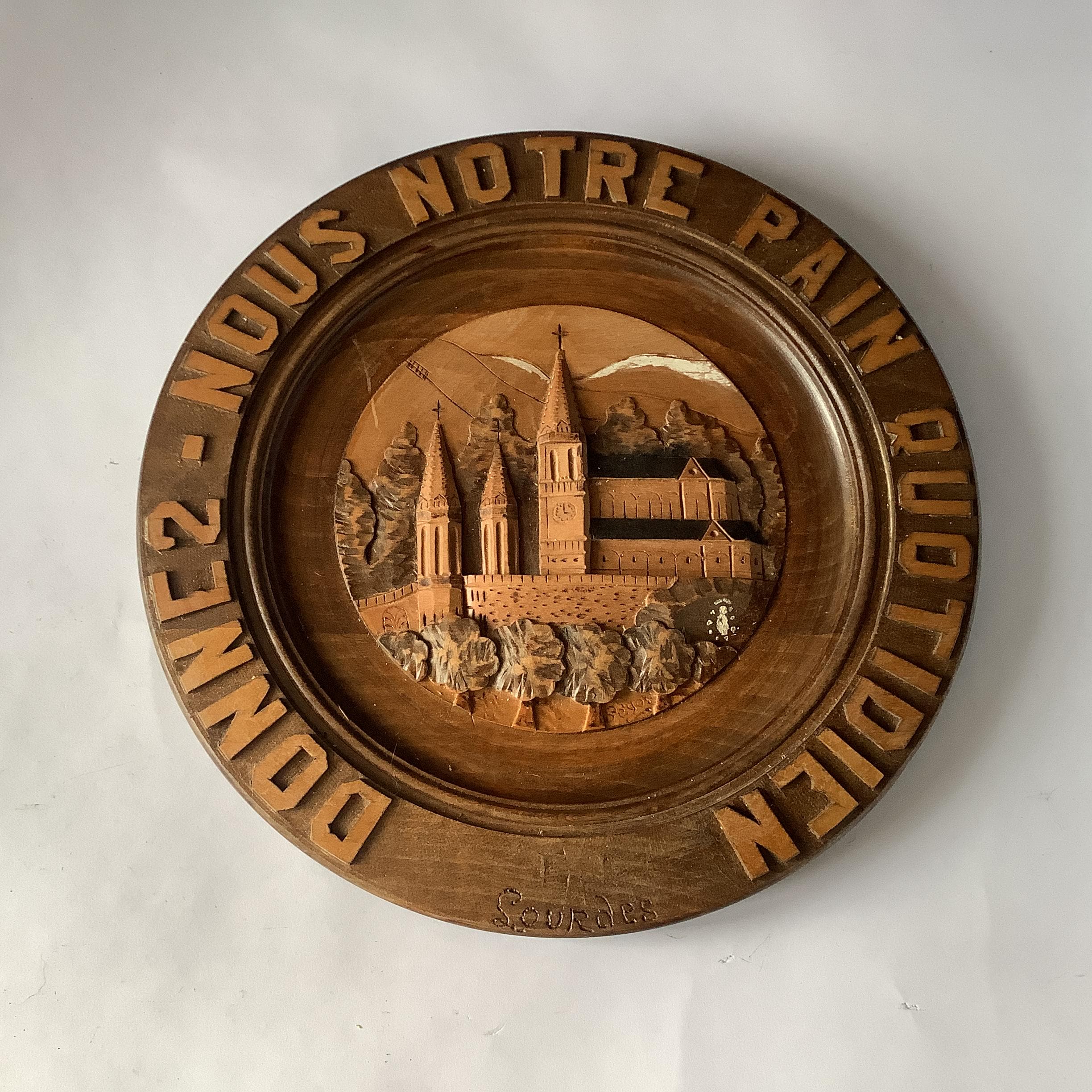 Broderie Crewel Vintage – Famille Primitive – Donnez-nous Ce Jour Notre Pain Quotidien – 12x15