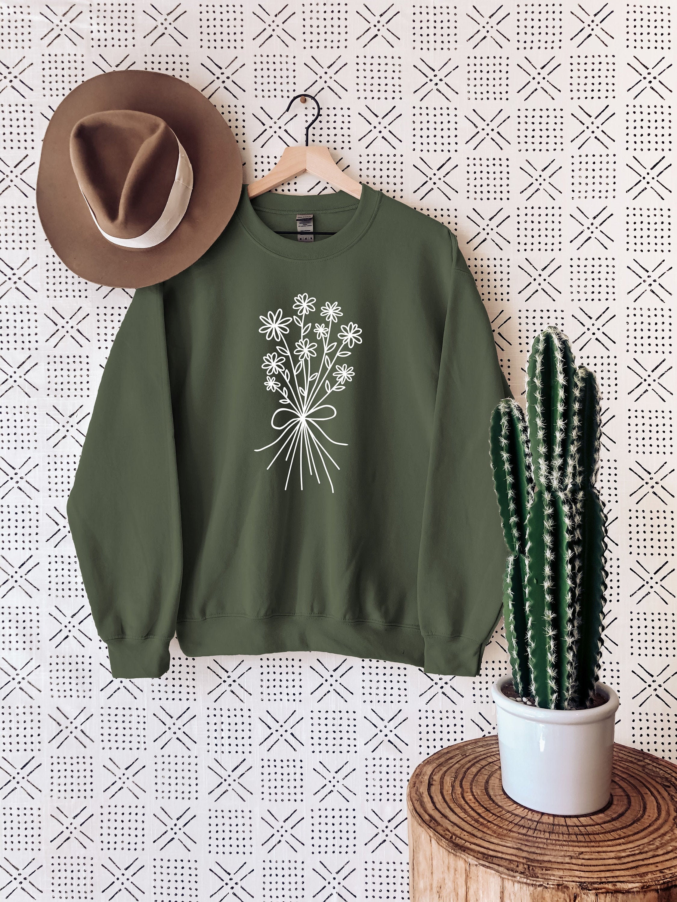 Daisy Flower Sweatshirt Botanical Sweatshirt Flower Shirt | Etsy