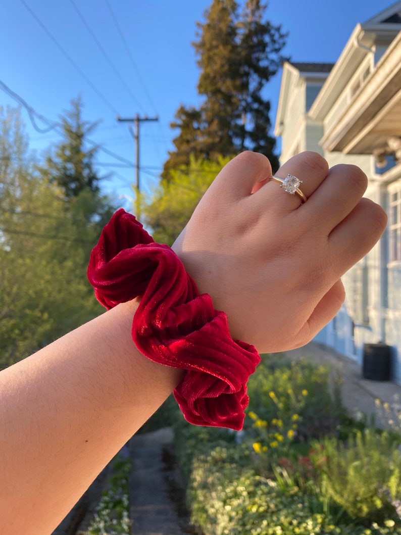 Velvet Ripple Scrunchie in Crimson
