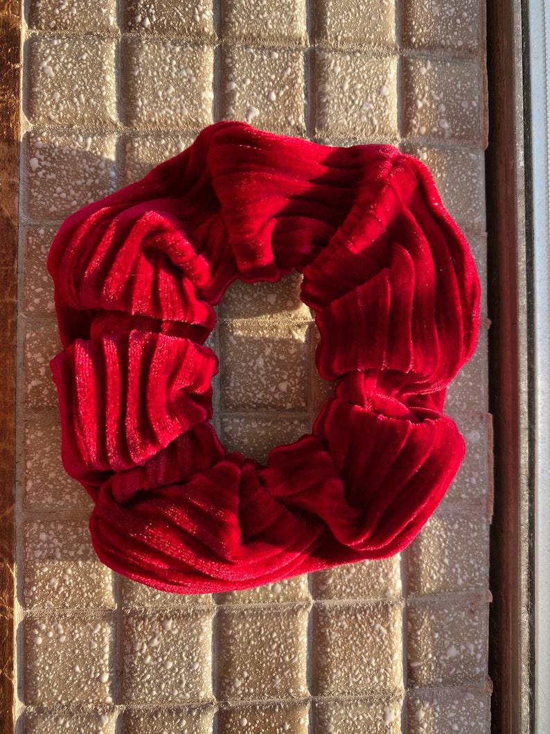 Velvet Ripple Scrunchie in Crimson