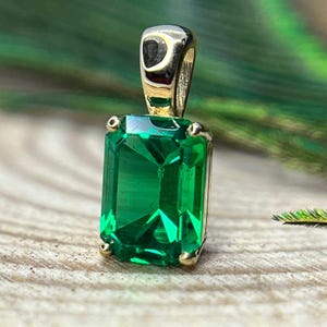 14K Gold Colombian Emerald Octagon Minimalist Pendant For Necklace. Top Quality Lab Grown Emerald Necklace Pendant.