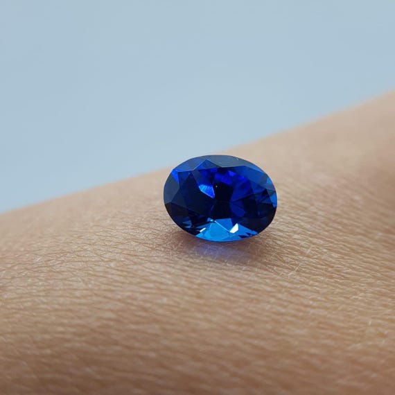 Blue Sapphire Oval Cut Lab Grown Gemstone With Certificate.