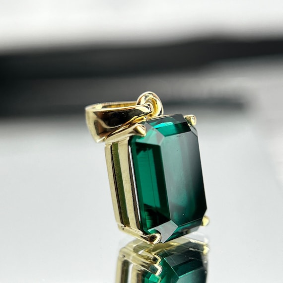 14k Gold Emerald Pendant For Necklace Minimalist Style. Birthstone Jewelry Necklace Pendant. Handmade Jewelry Groomsmen Gifts!