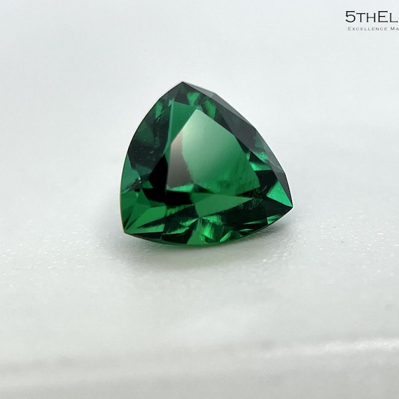 8mm Lab Emerald Trillion Cut. Hydrothermal Gemstone For Jewelry Making.