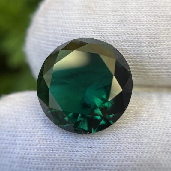 Lab Grown Emerald Gemstone: Round Cut Hydrothermal Zambian Green