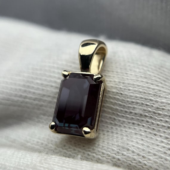 Color Change Alexandrite 14K Gold Pendant: Lab Grown Gemstone