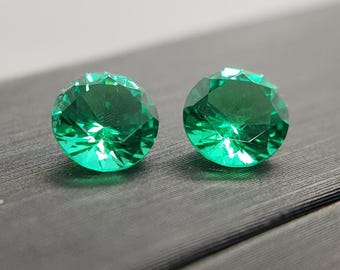 Round Cut Colombian Emerald Lab Grown Hydrothermal Gemstone.