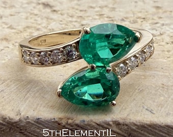 Emerald Ring. Toi Moi Unique Design. Solid Gold Lab Grown Emeralds With Diamonds Halo.