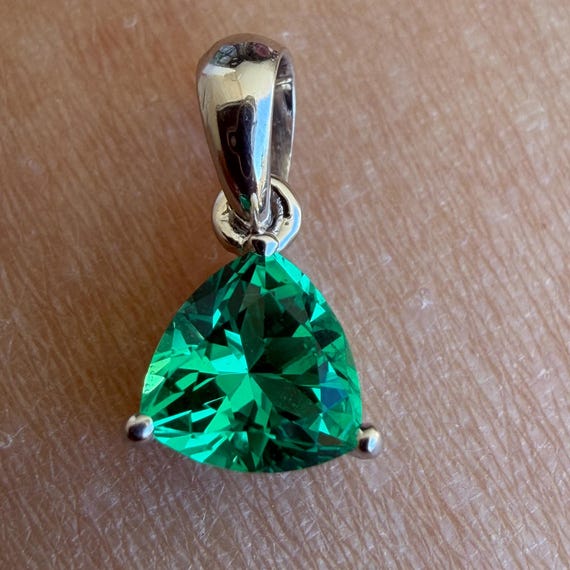 Colombian Emerald Silver Pendant. Lab Grown Gemstone Minimalist Jewelry.